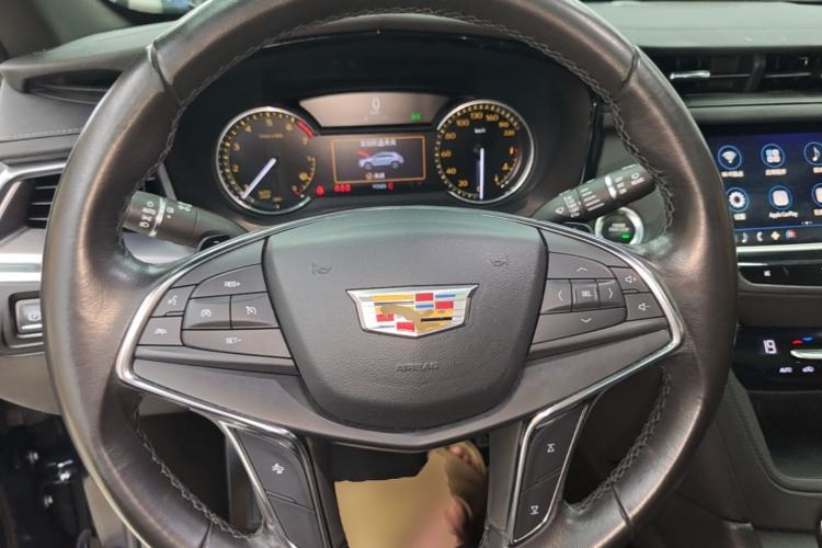 Used Cadillac XT5 2021 28T Tech Edition Steering Wheel