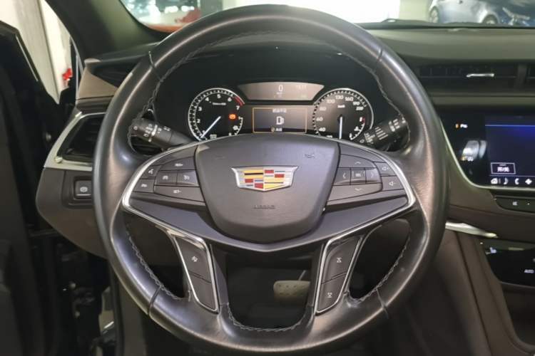 Used Cadillac XT5 2021 28T Four-Wheel Drive Luxury Version Steering Wheel