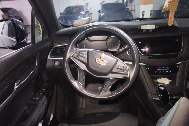 Used Cadillac XT5 2021 2.0T Two-Wheel Drive Luxury Version Steering Wheel