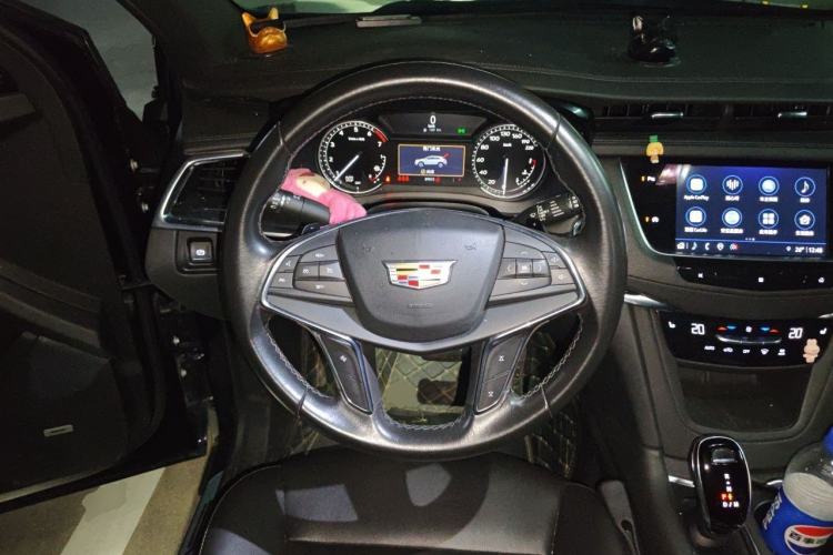 Used Cadillac XT5 2021 28T Luxury Model Steering Wheel