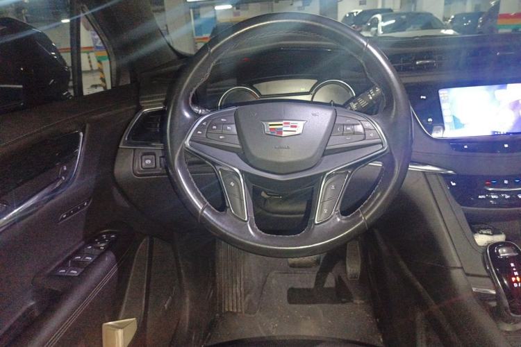 Used Cadillac XT5 2021 28T Four-Wheel Drive Luxury Version Steering Wheel