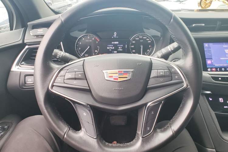 Used Cadillac XT5 2021 2.0T Four-Wheel Drive Luxury Version Steering Wheel