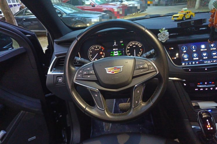 Used Cadillac XT5 2021 2.0T Two-Wheel Drive Luxury Version Steering Wheel