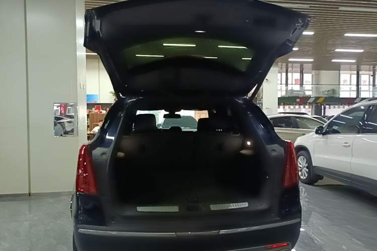 Used Cadillac XT5 2021 2.0T Two-Wheel Drive Luxury Version Trunk
