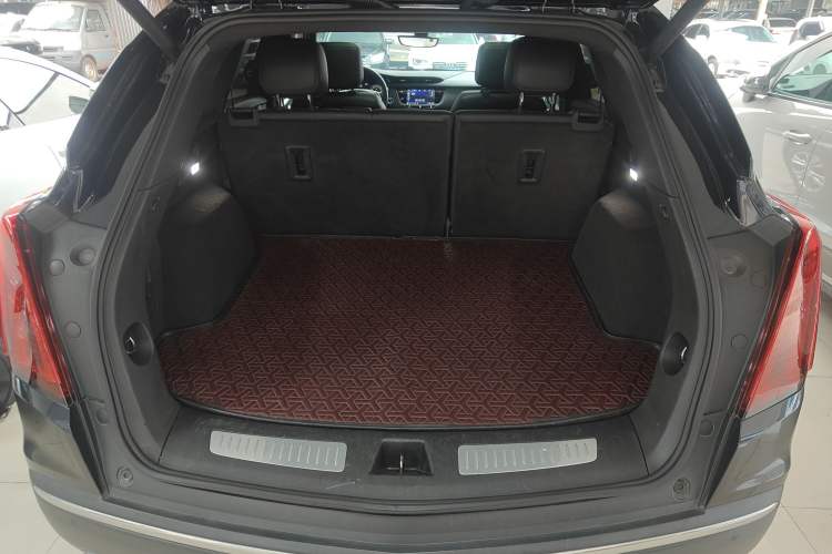 Used Cadillac XT5 2021 28T Luxury Model Trunk