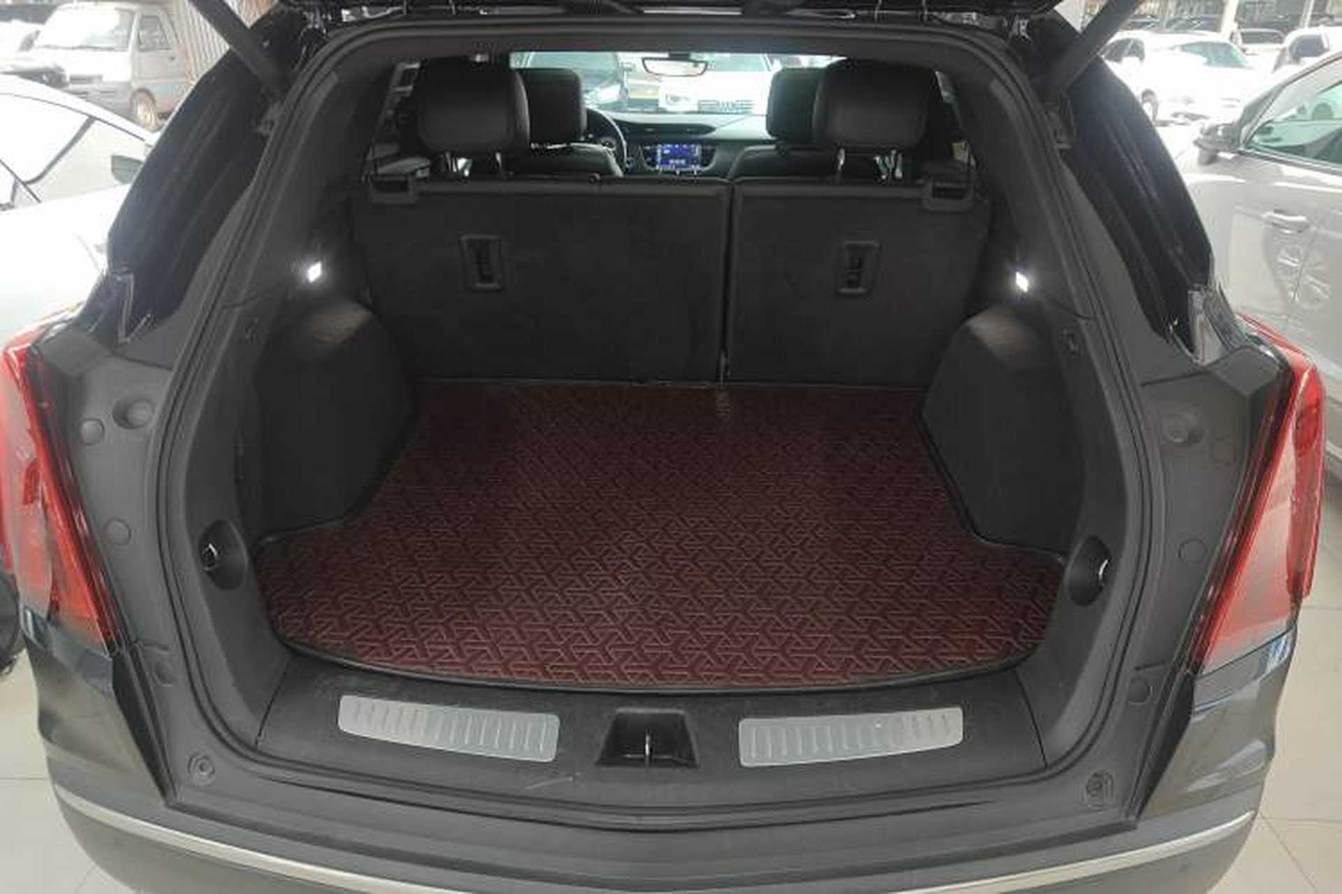 Used Cadillac XT5 2021 28T Luxury Model Trunk