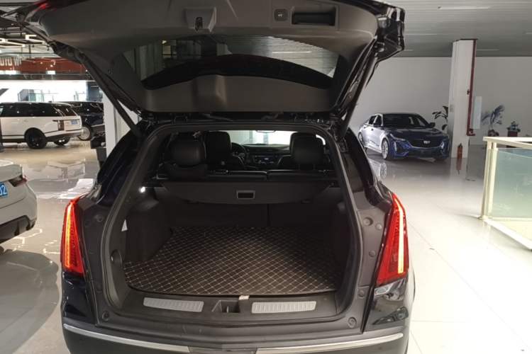 Used Cadillac XT5 2021 28T Four-Wheel Drive Luxury Version Trunk