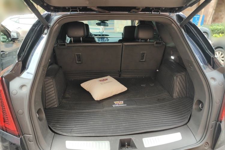 Used Cadillac XT5 2021 28T Luxury Model Trunk