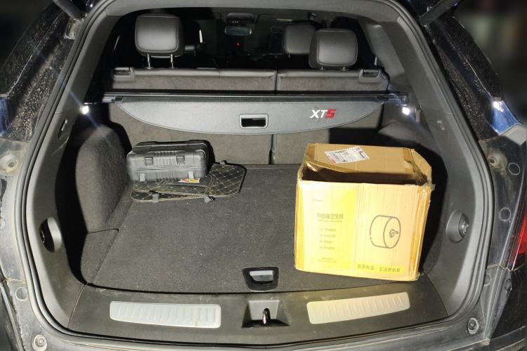 Used Cadillac XT5 2021 28T Luxury Model Trunk