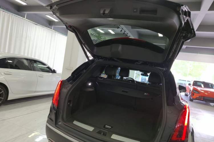 Used Cadillac XT5 2021 2.0T Two-Wheel Drive Luxury Version Trunk