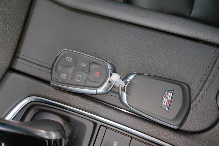 Used Cadillac XT5 2021 2.0T Two-Wheel Drive Luxury Version Vehicle Key