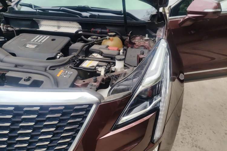 Used Cadillac XT5 2021 2.0T Four-Wheel Drive Luxury Version Engine Bay Left