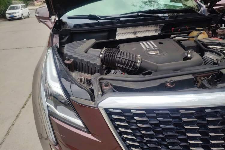 Used Cadillac XT5 2021 2.0T Four-Wheel Drive Luxury Version Engine Bay Right