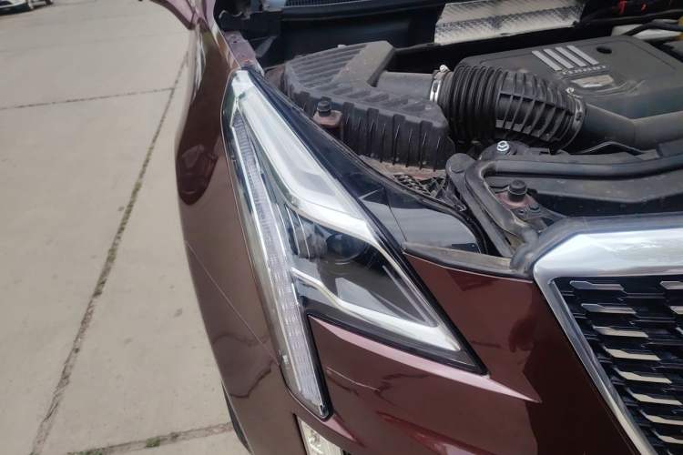 Used Cadillac XT5 2021 2.0T Four-Wheel Drive Luxury Version Right Front Headlight