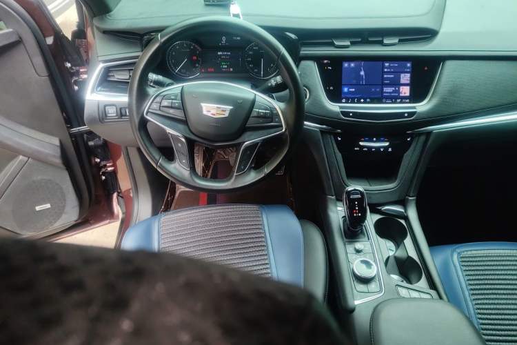Used Cadillac XT5 2021 2.0T Four-Wheel Drive Luxury Version Steering Wheel