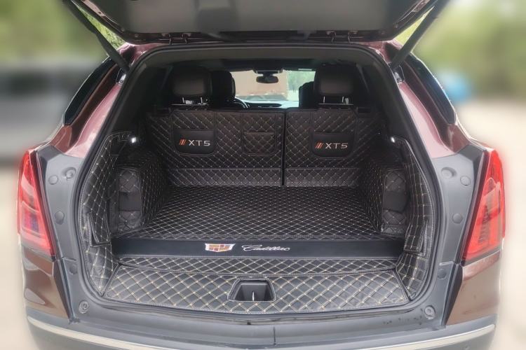 Used Cadillac XT5 2021 2.0T Four-Wheel Drive Luxury Version Trunk