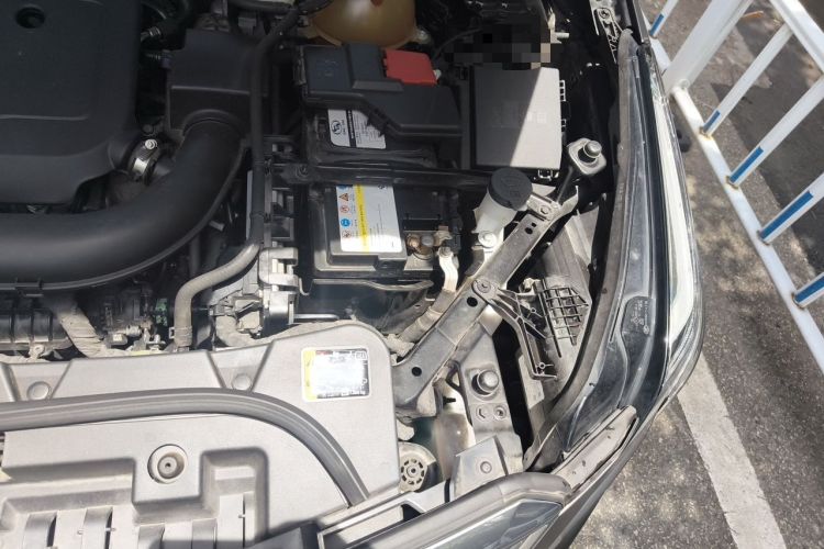Used Cadillac XT5 2021 28T Tech Edition Engine Bay Left