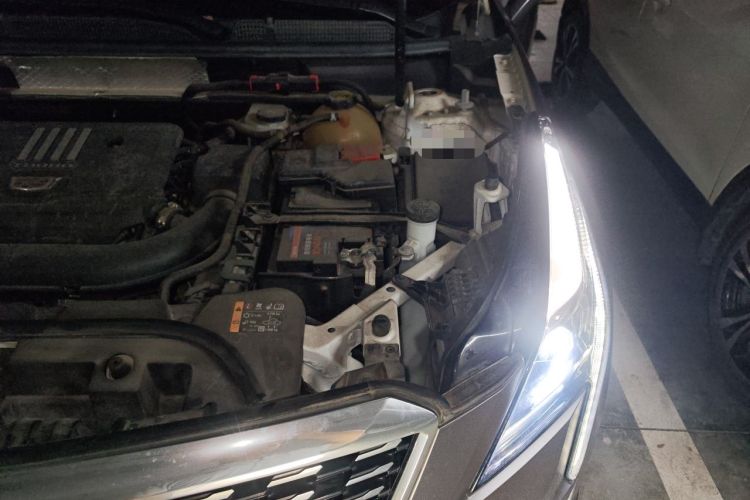 Used Cadillac XT5 2021 2.0T Two-Wheel Drive Luxury Version Engine Bay Left