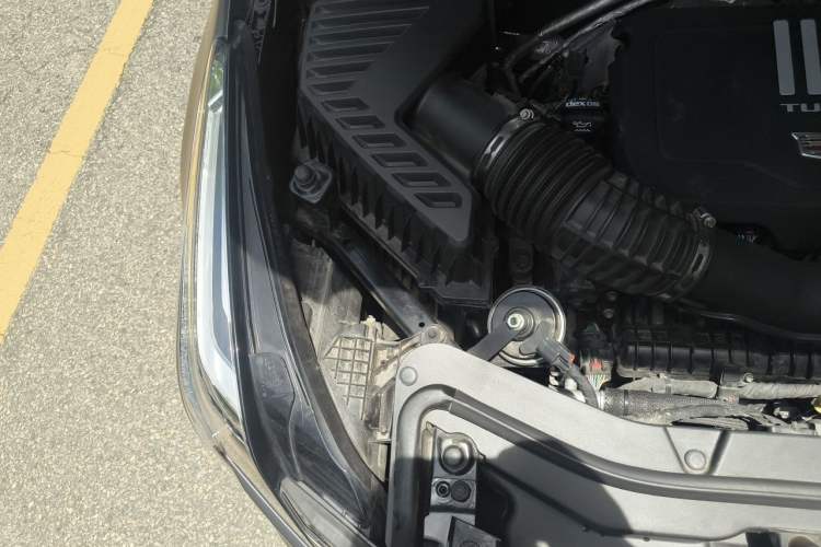 Used Cadillac XT5 2021 28T Tech Edition Engine Bay Right
