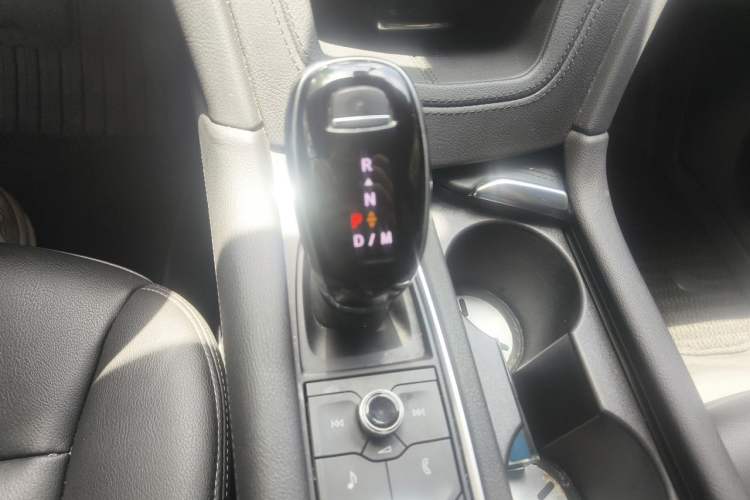 Used Cadillac XT5 2021 28T Tech Edition Gear Lever