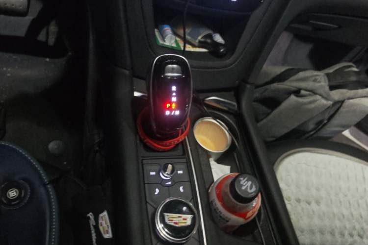 Used Cadillac XT5 2021 2.0T Two-Wheel Drive Luxury Version Gear Lever