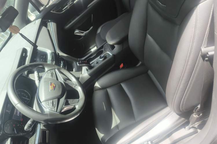 Used Cadillac XT5 2021 28T Tech Edition Left Front Seat