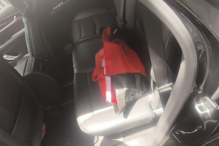 Used Cadillac XT5 2021 28T Tech Edition Left Rear Seat