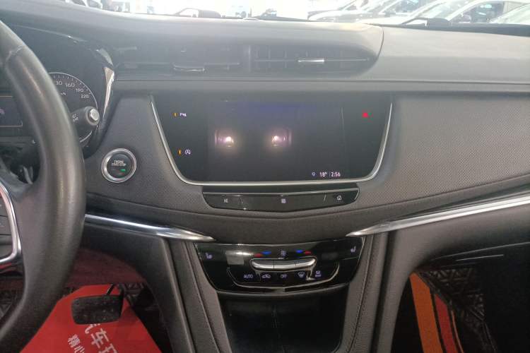 Used Cadillac XT5 2021 2.0T Two-Wheel Drive Luxury Version Audio And AC Panel