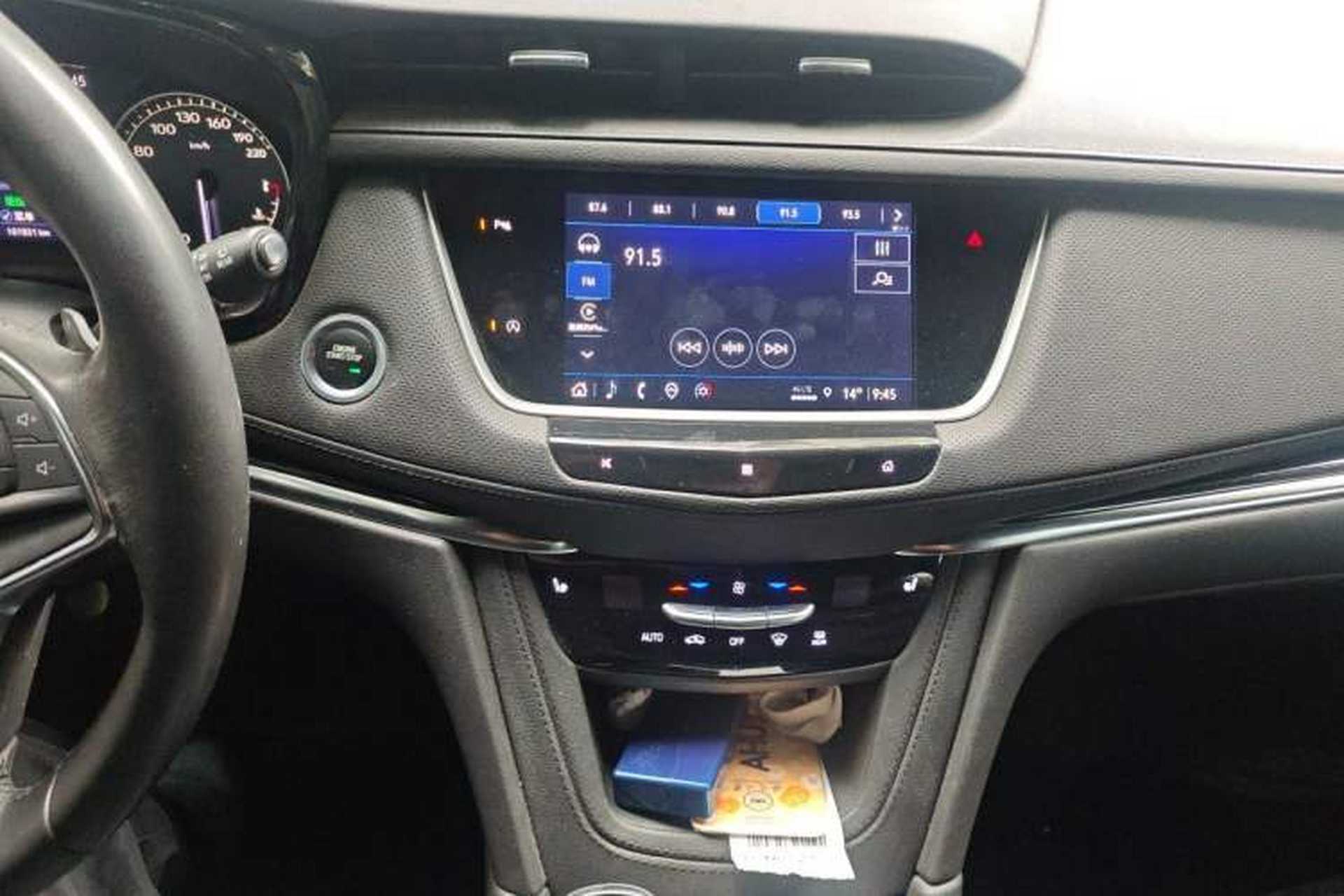 Used Cadillac XT5 2021 2.0T Two-Wheel Drive Luxury Version Audio And AC Panel