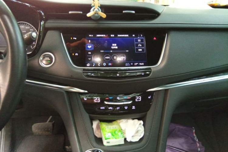 Used Cadillac XT5 2021 28T Luxury Model Audio And AC Panel