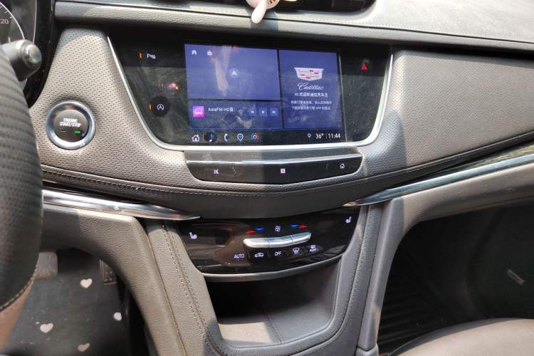 Used Cadillac XT5 2021 28T Luxury Model Audio And AC Panel