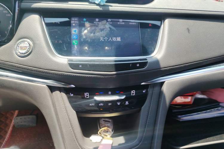 Used Cadillac XT5 2021 2.0T Two-Wheel Drive Luxury Version Audio And AC Panel