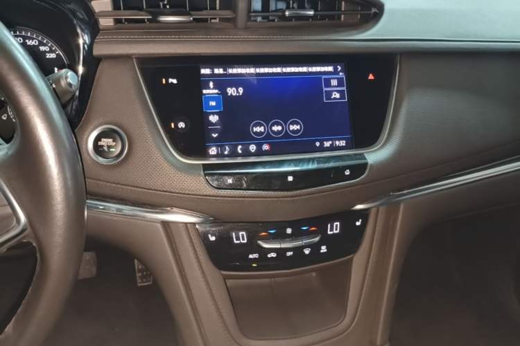 Used Cadillac XT5 2021 28T Luxury Model Audio And AC Panel