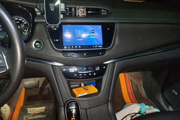 Used Cadillac XT5 2021 28T Luxury Model Audio And AC Panel