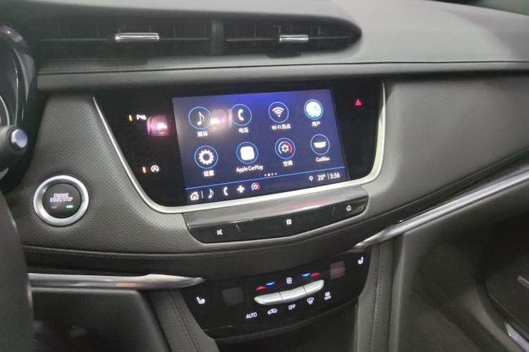 Used Cadillac XT5 2021 2.0T Two-Wheel Drive Luxury Version Audio And AC Panel