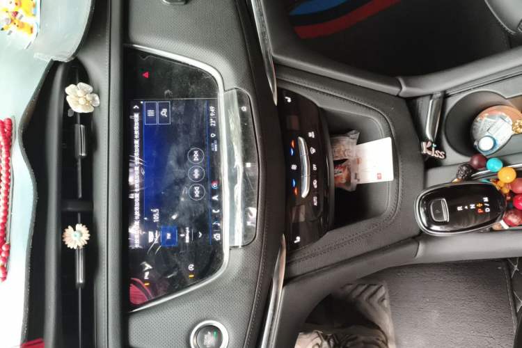 Used Cadillac XT5 2021 28T Luxury Model Audio And AC Panel