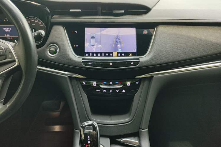 Used Cadillac XT5 2021 28T Luxury Model Audio And AC Panel