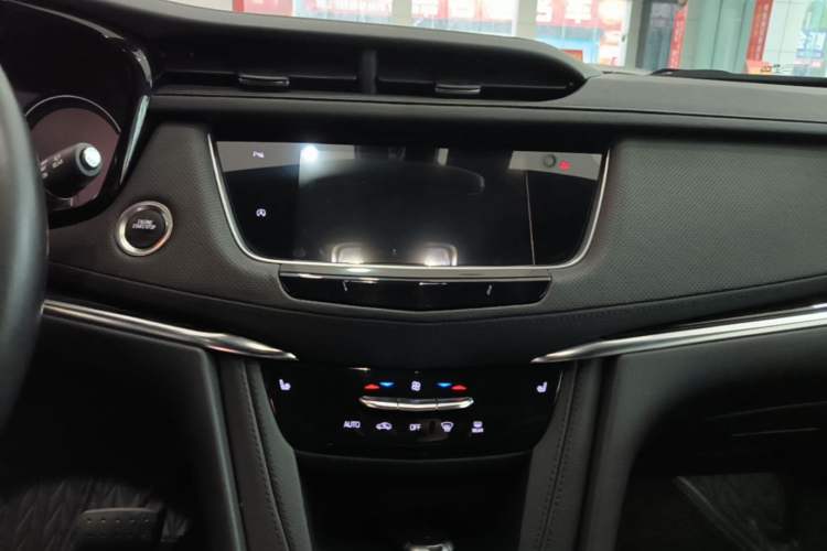 Used Cadillac XT5 2021 2.0T Two-Wheel Drive Luxury Version Audio And AC Panel