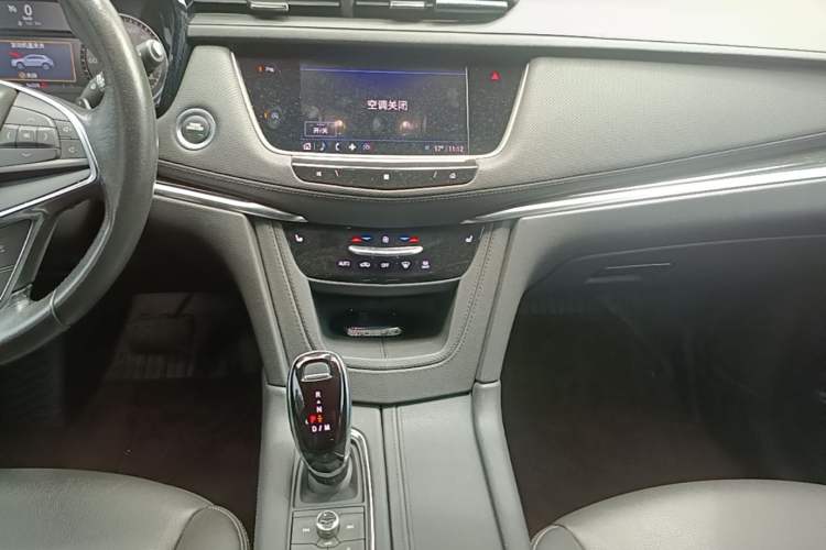 Used Cadillac XT5 2021 28T Luxury Model Audio And AC Panel
