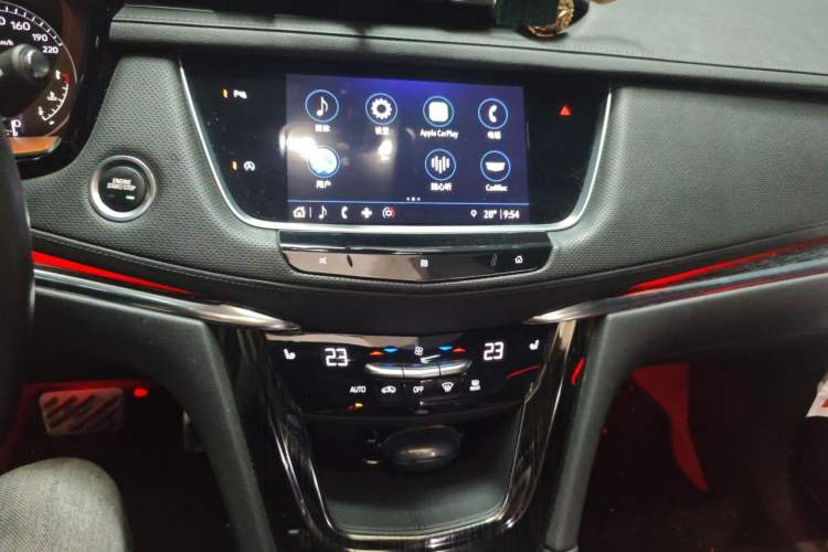Used Cadillac XT5 2021 2.0T Four-Wheel Drive Luxury Version Audio And AC Panel