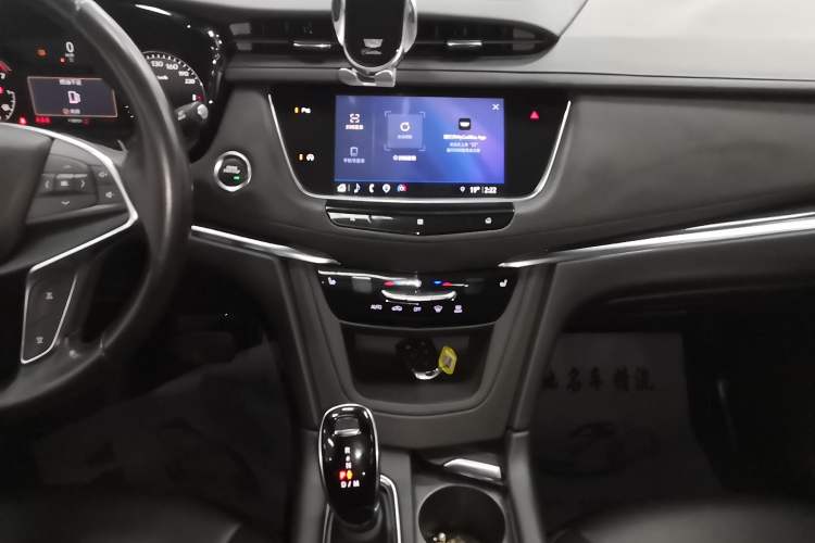 Used Cadillac XT5 2021 28T Luxury Model Audio And AC Panel