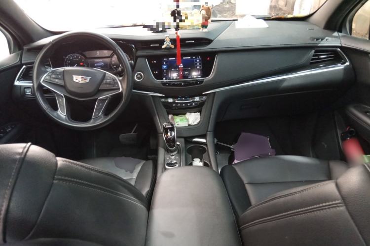 Used Cadillac XT5 2021 28T Luxury Model Center Console