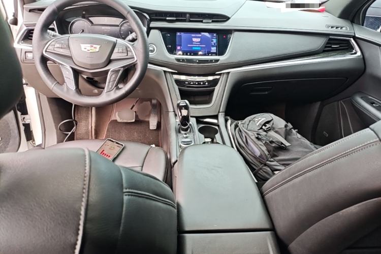 Used Cadillac XT5 2021 2.0T Four-Wheel Drive Luxury Version Center Console