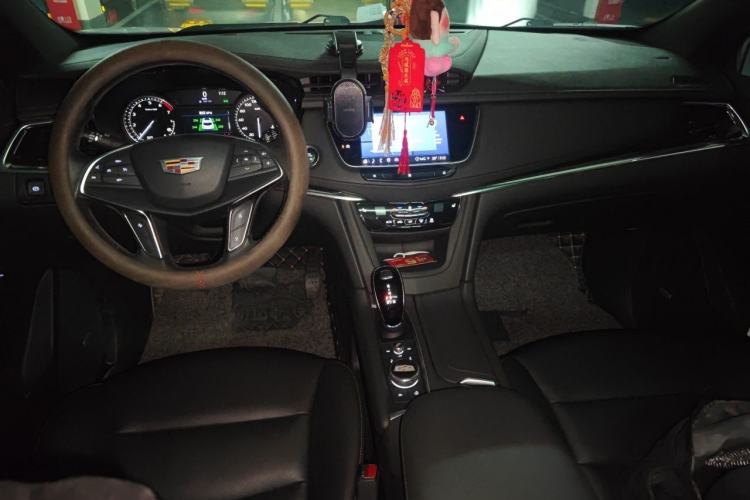 Used Cadillac XT5 2021 2.0T Two-Wheel Drive Luxury Version Center Console