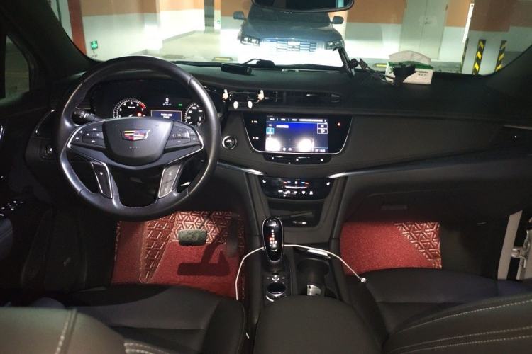 Used Cadillac XT5 2021 28T Luxury Model Center Console
