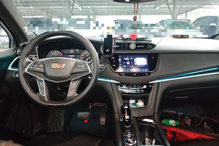 Used Cadillac XT5 2021 2.0T Two-Wheel Drive Luxury Version Center Console