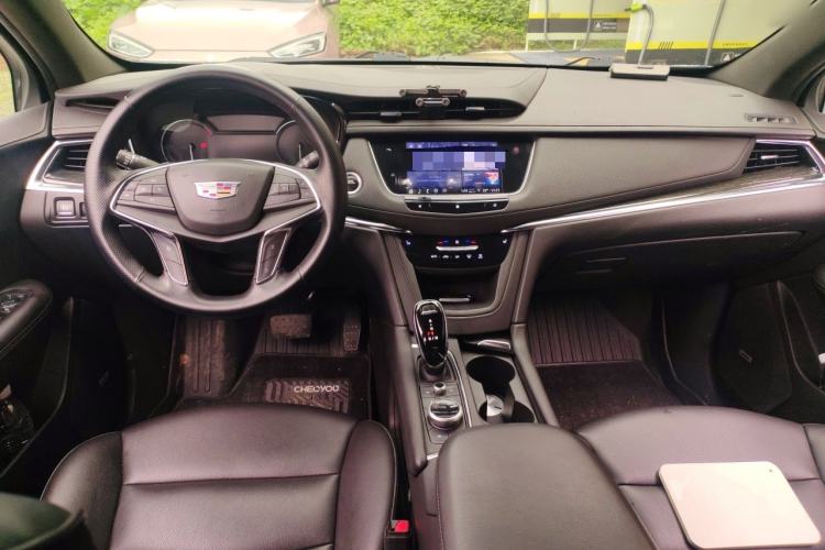 Used Cadillac XT5 2021 2.0T Two-Wheel Drive Luxury Version Center Console