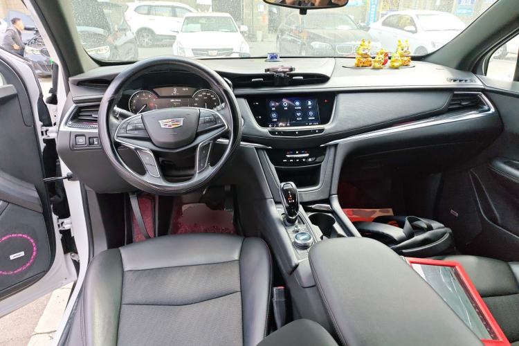 Used Cadillac XT5 2021 2.0T Two-Wheel Drive Luxury Version Center Console