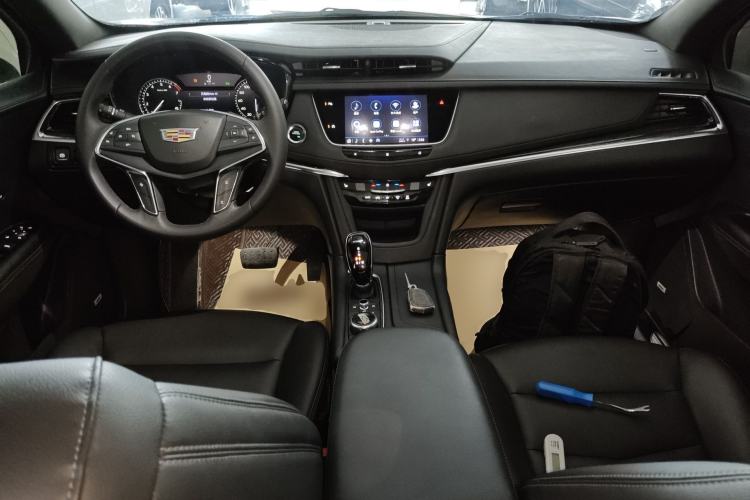 Used Cadillac XT5 2021 2.0T Two-Wheel Drive Luxury Version Center Console