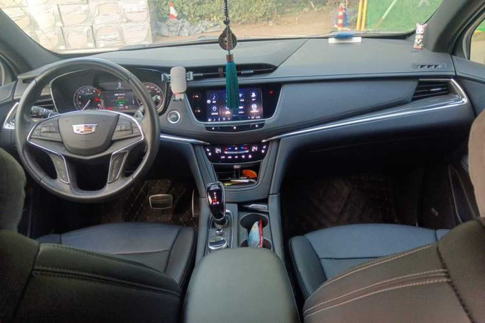 Used Cadillac XT5 2021 28T Four-Wheel Drive Leading Sport Model Center Console